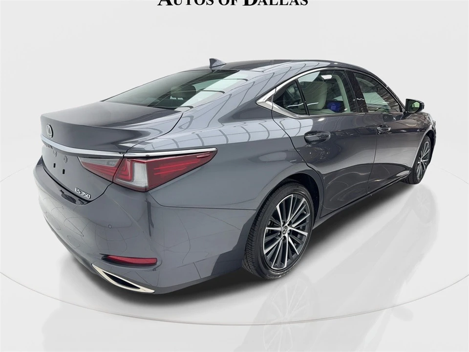 2025 Lexus ES 7th Gen - Image 9 of 12