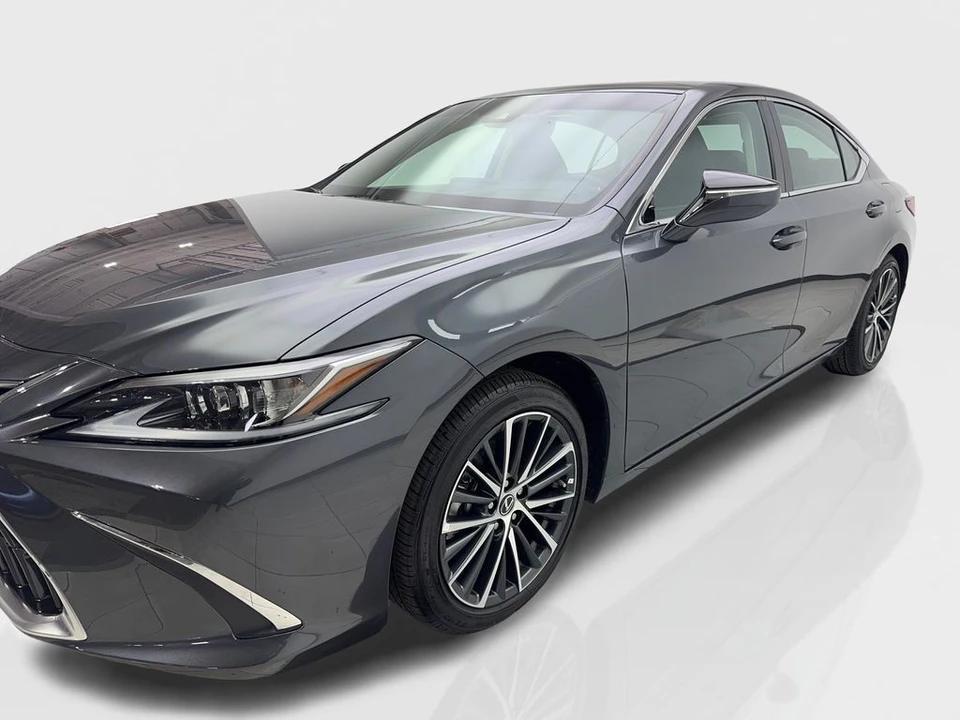 2025 Lexus ES 7th Gen - Image 11 of 21