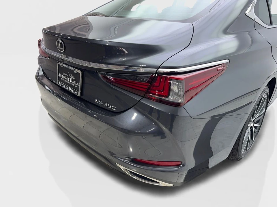 2025 Lexus ES 7th Gen - Image 18 of 21