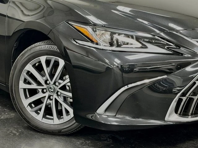 2025 Lexus ES 7th Gen - Image 4 of 21