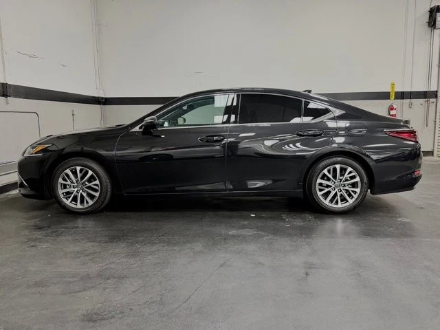 2025 Lexus ES 7th Gen - Image 9 of 21
