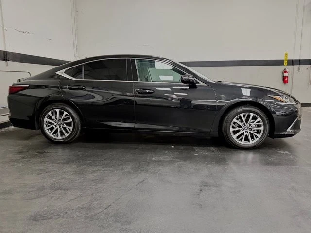 2025 Lexus ES 7th Gen - Image 5 of 21