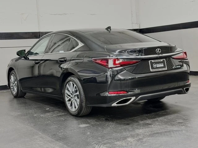 2025 Lexus ES 7th Gen - Image 10 of 21