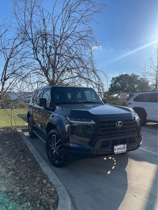 2025 Lexus GX 2nd Gen - Image 2 of 11