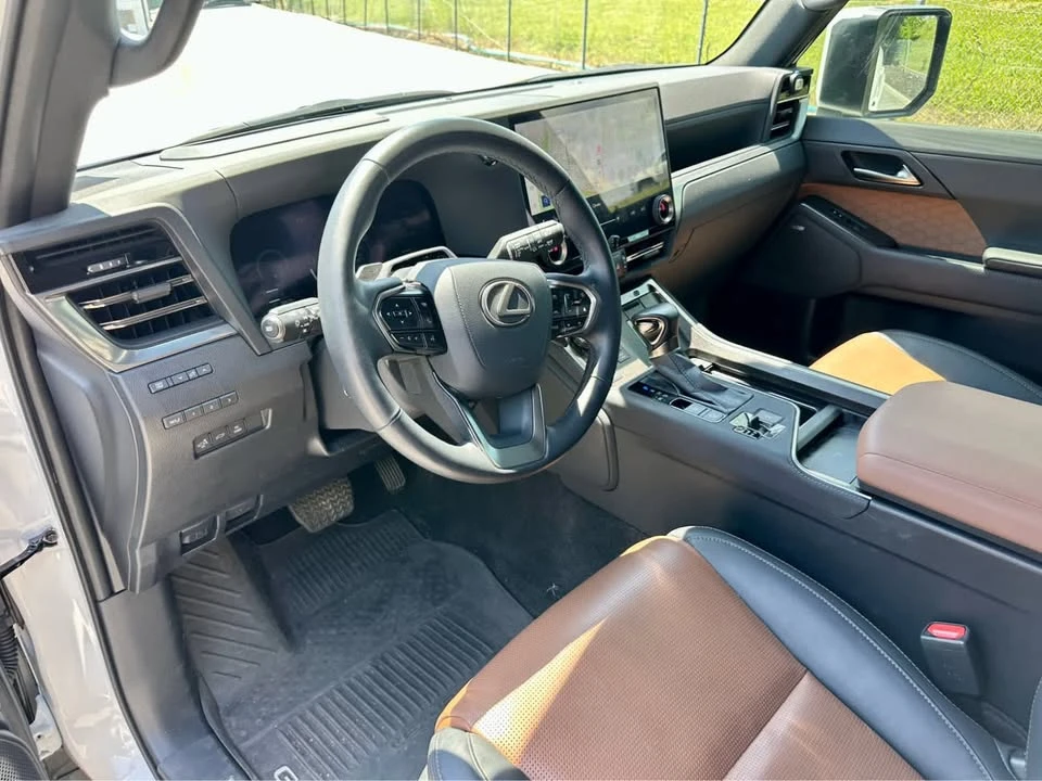 2025 Lexus GX 3rd Gen - Image 10 of 16