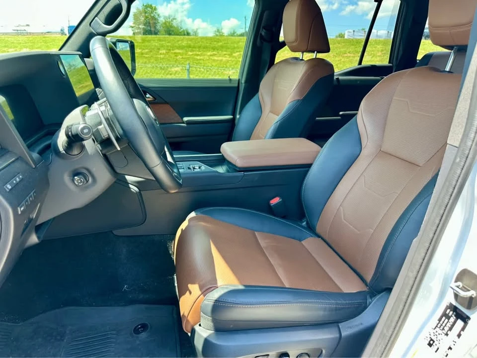 2025 Lexus GX 3rd Gen - Image 11 of 16