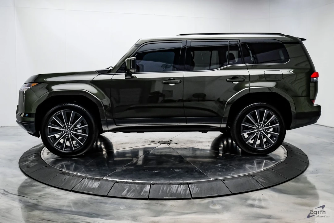 2025 Lexus GX 3rd Gen - Image 5 of 12