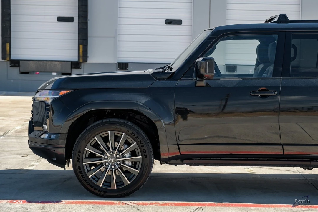 2025 Lexus GX 3rd Gen - Image 6 of 12