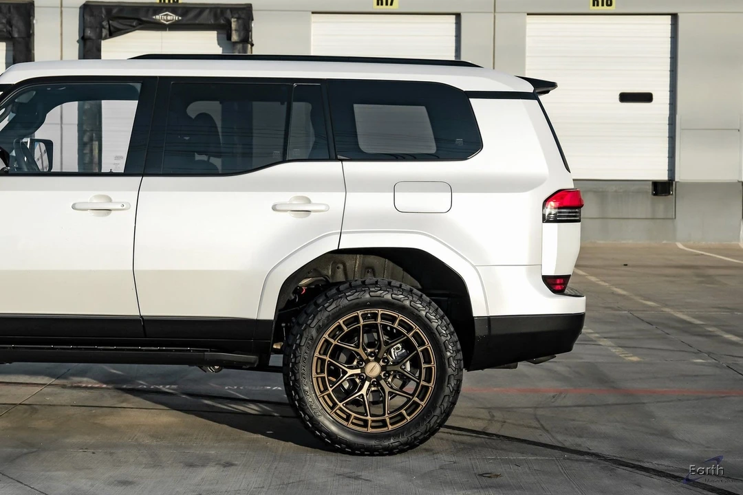 2025 Lexus GX 3rd Gen - Image 7 of 12