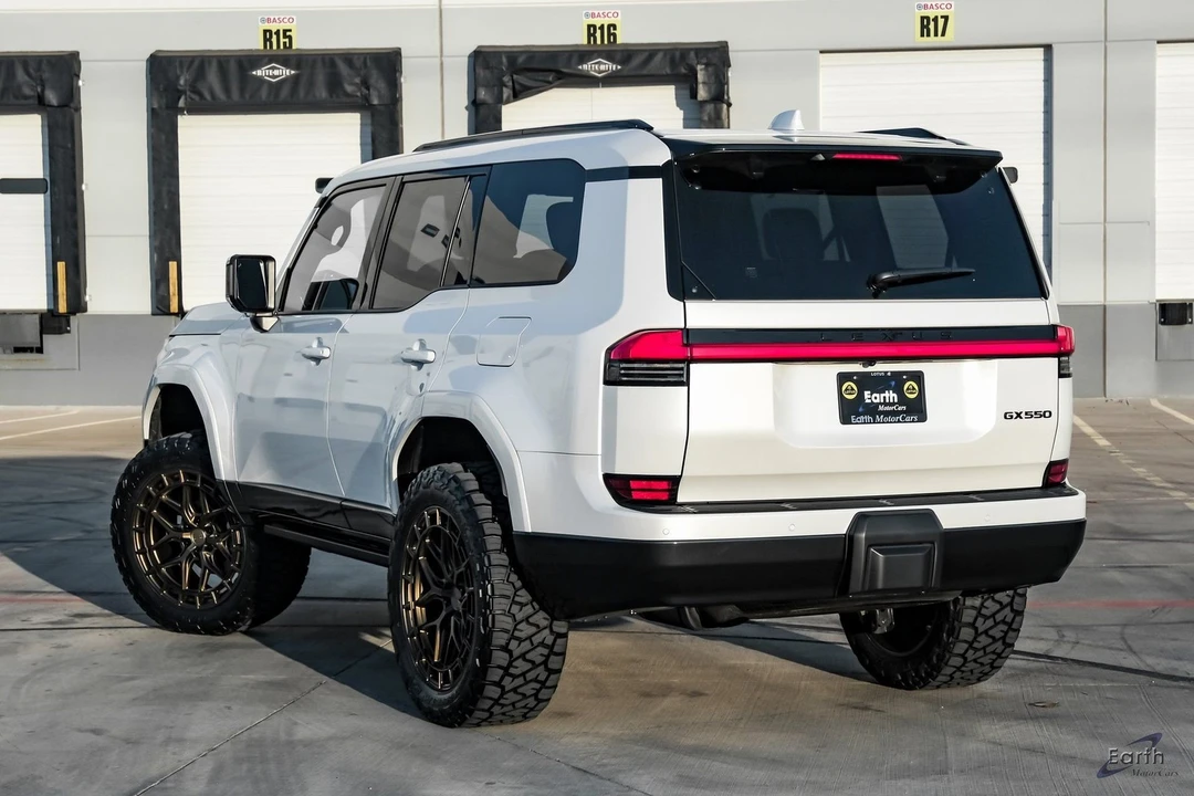 2025 Lexus GX 3rd Gen - Image 9 of 12