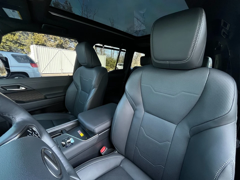 2025 Lexus GX 3rd Gen - Image 10 of 12