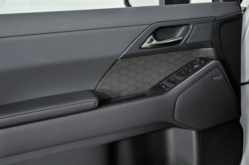 2025 Lexus GX 3rd Gen - Image 18 of 21