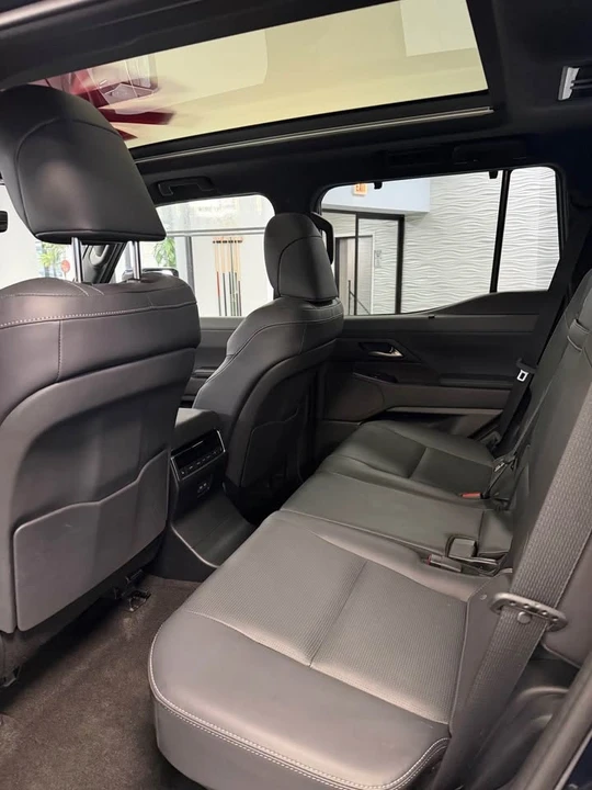 2025 Lexus GX 3rd Gen - Image 7 of 8