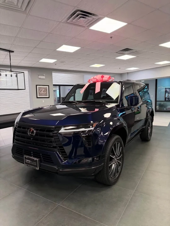 2025 Lexus GX 3rd Gen - Image 2 of 8