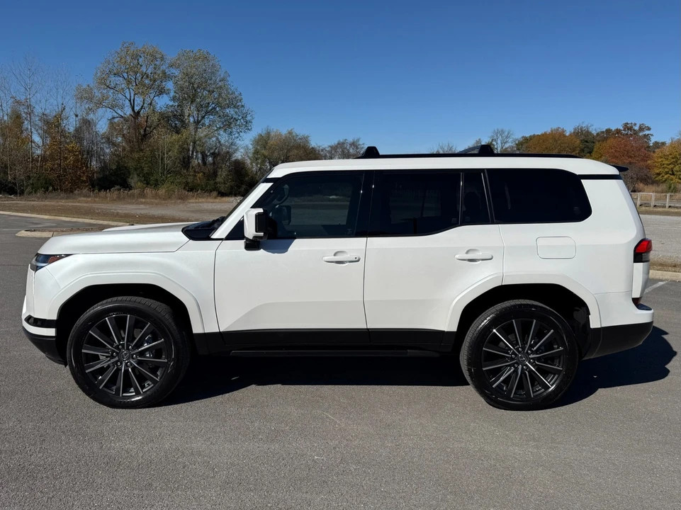 2025 Lexus GX 3rd Gen - Image 8 of 12