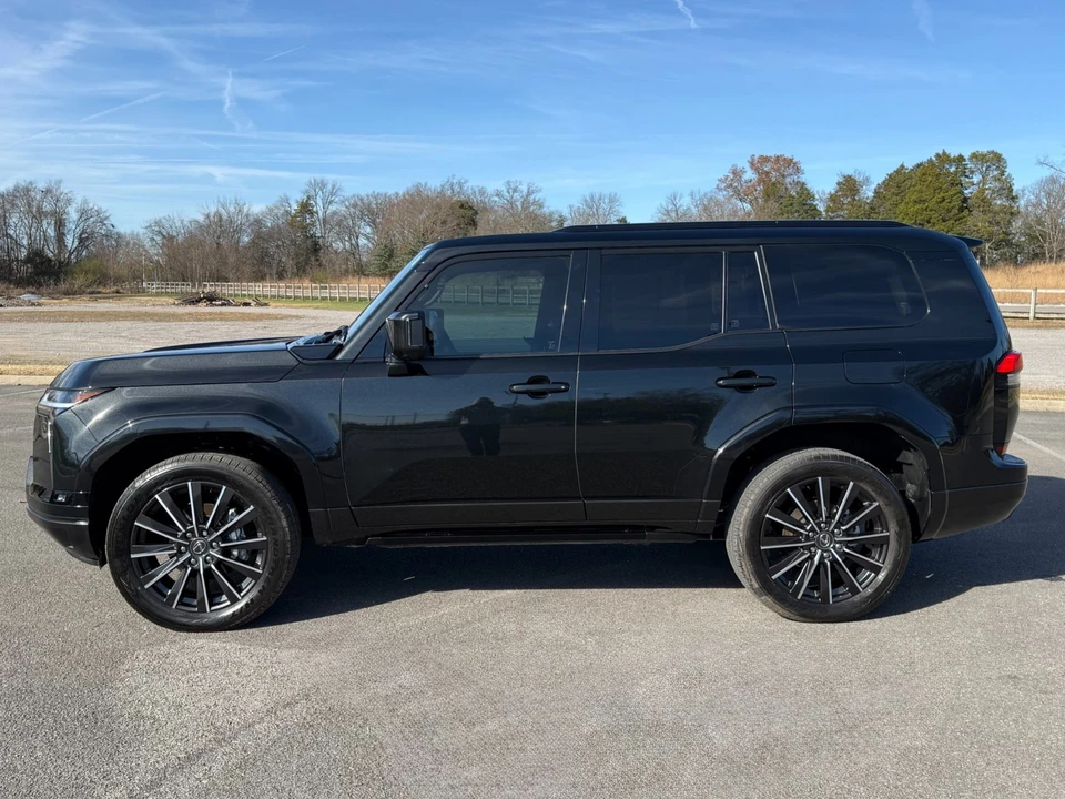 2025 Lexus GX 3rd Gen - Image 8 of 12