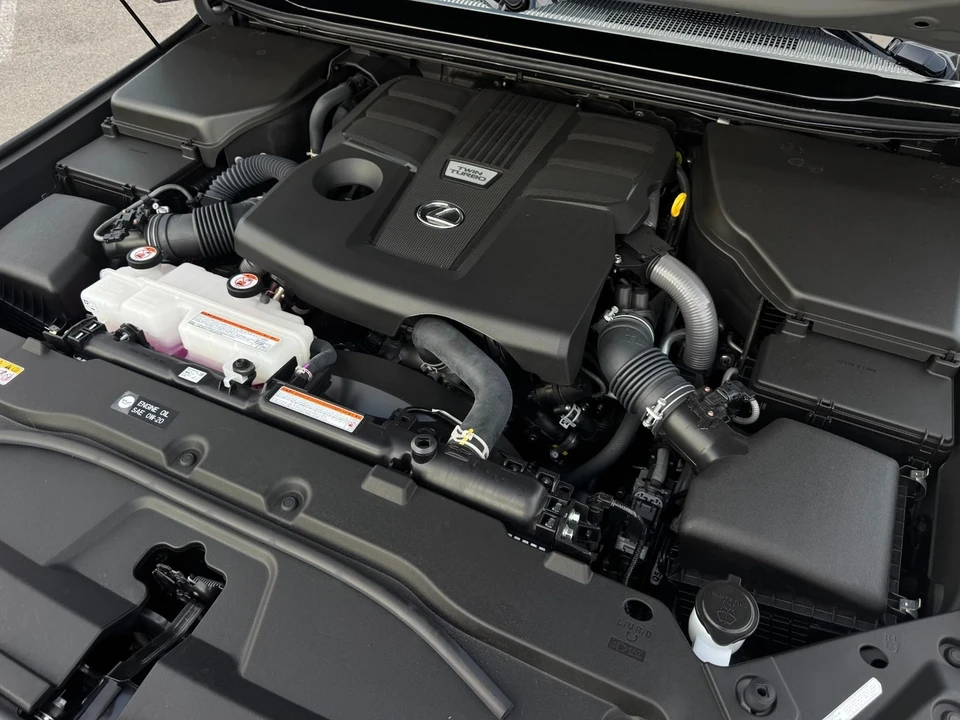 2025 Lexus GX 3rd Gen - Image 9 of 12