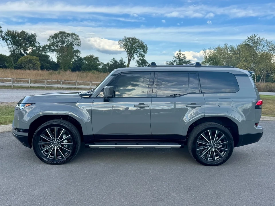 2025 Lexus GX 3rd Gen - Image 8 of 12