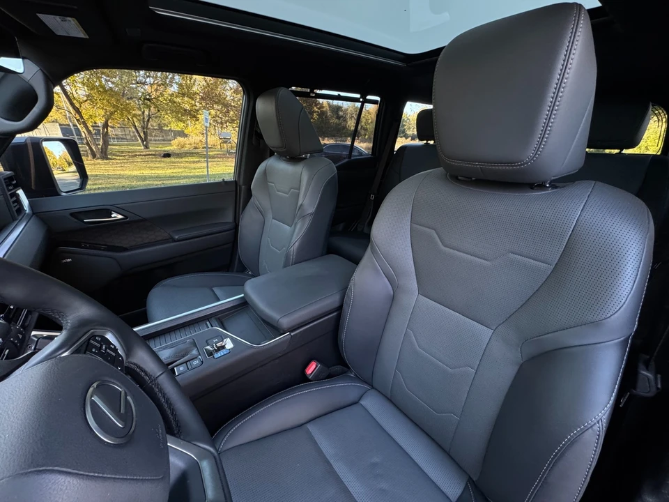 2025 Lexus GX 3rd Gen - Image 11 of 12