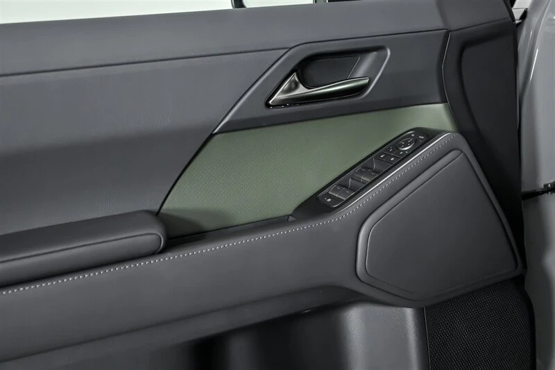 2025 Lexus GX 3rd Gen - Image 18 of 21