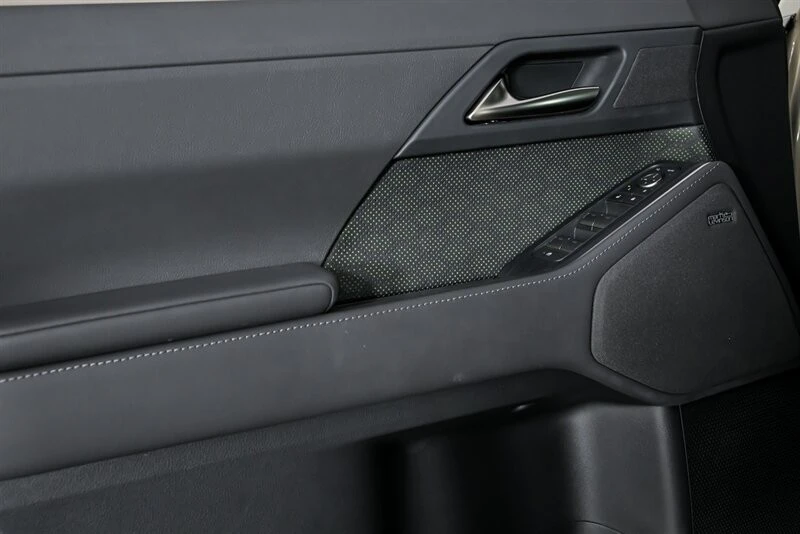 2025 Lexus GX 3rd Gen - Image 17 of 21
