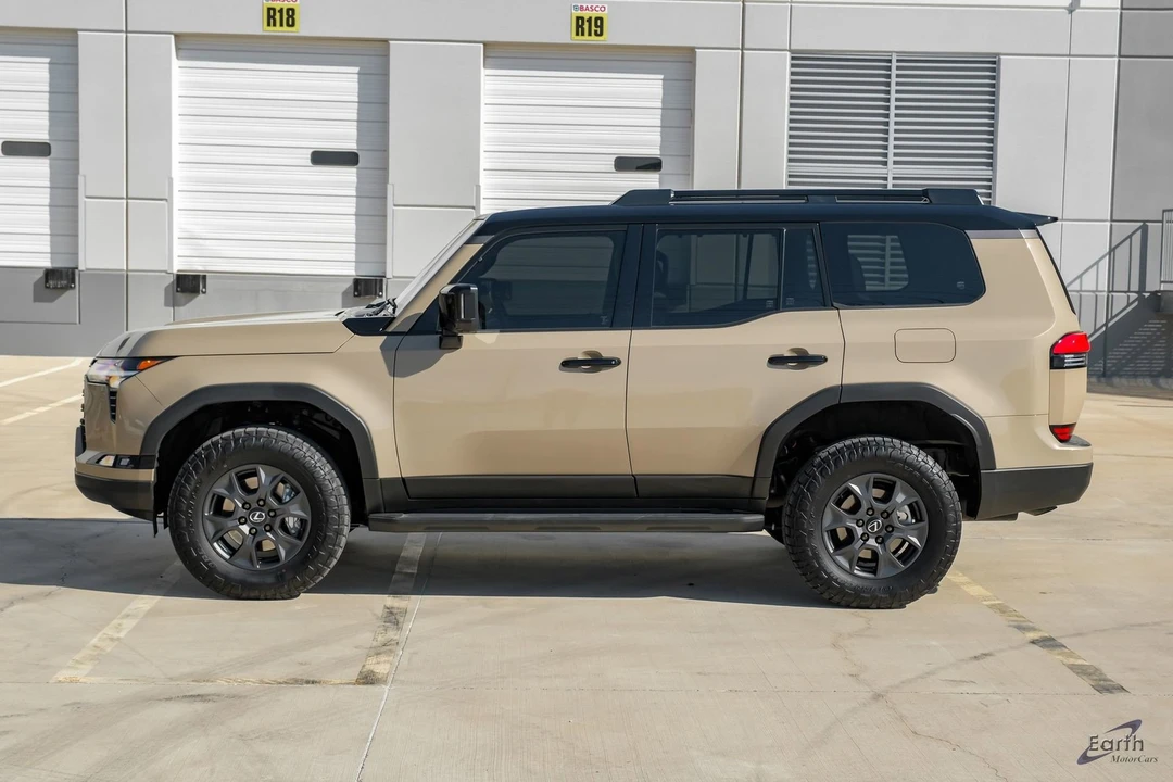 2025 Lexus GX 3rd Gen - Image 6 of 12