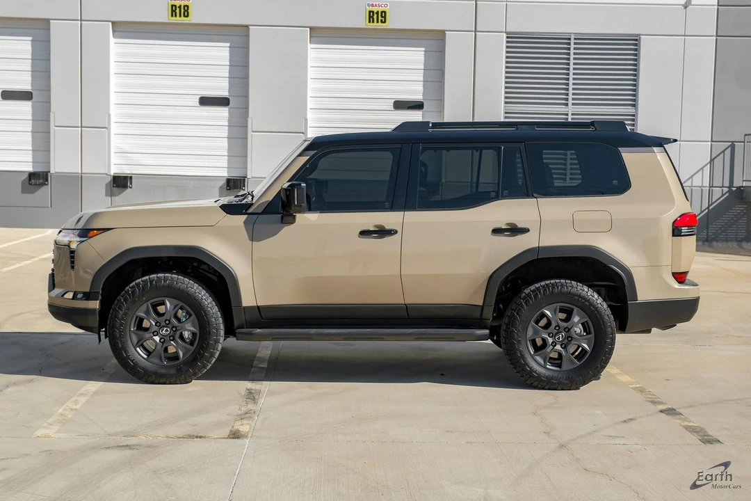 2025 Lexus GX 3rd Gen - Image 6 of 12