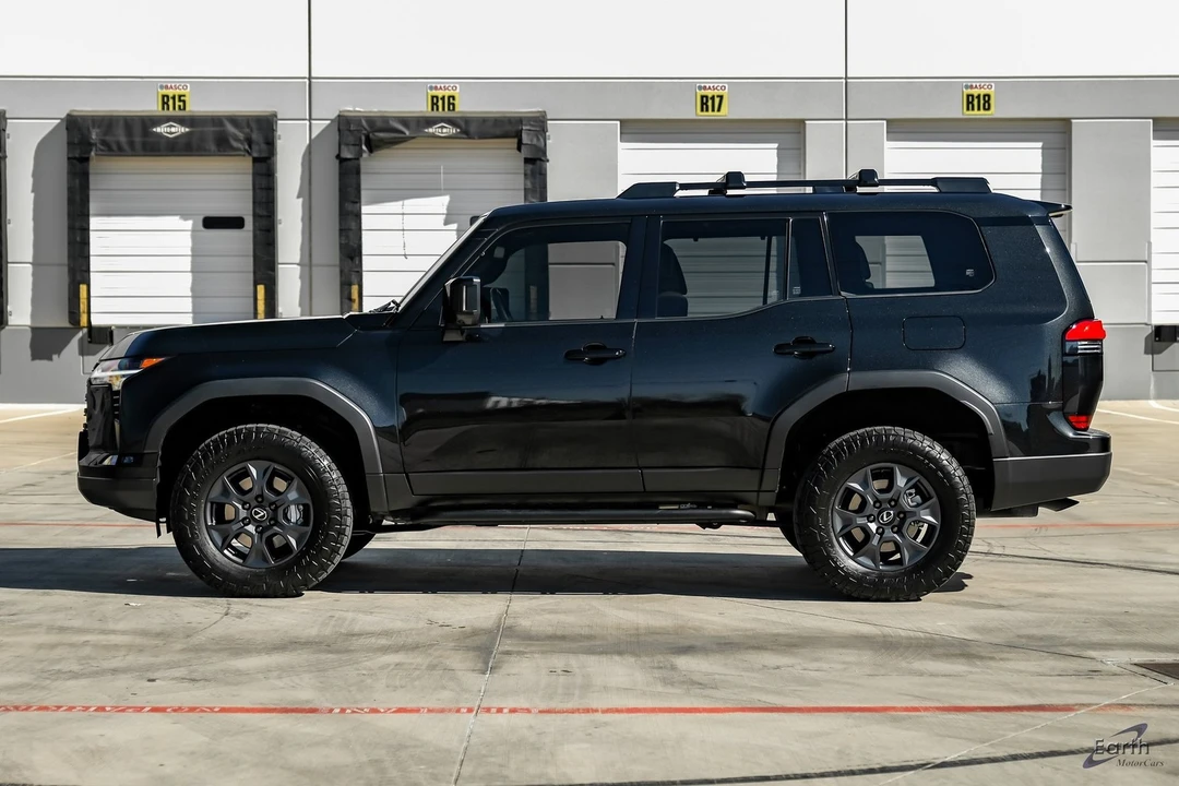 2025 Lexus GX 3rd Gen - Image 5 of 12