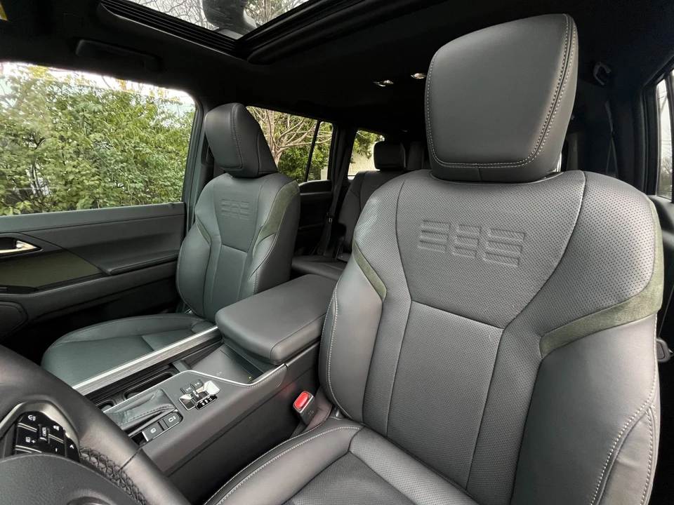 2025 Lexus GX 3rd Gen - Image 11 of 21