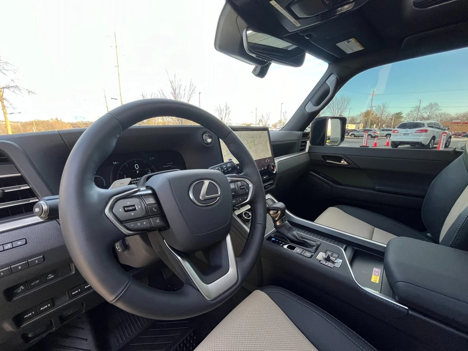 2025 Lexus GX 3rd Gen - Image 10 of 12