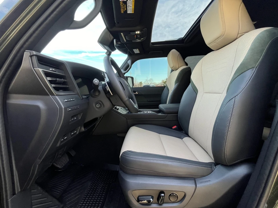 2025 Lexus GX 3rd Gen - Image 9 of 12