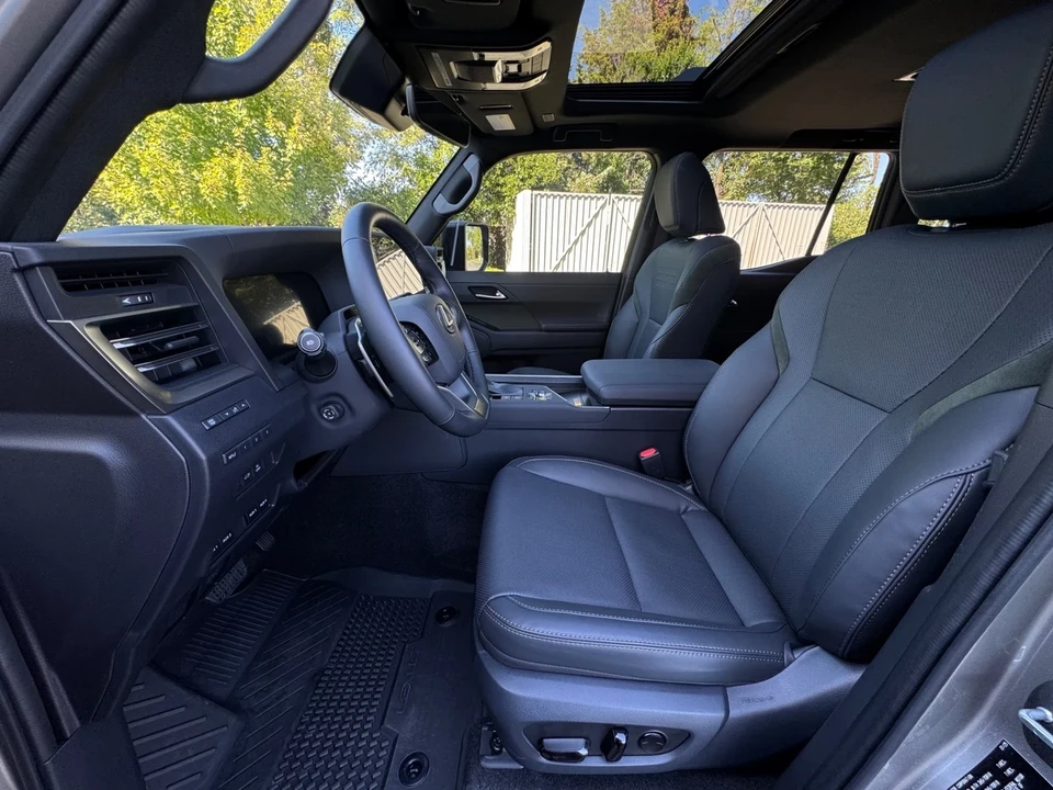 2025 Lexus GX 3rd Gen - Image 9 of 12