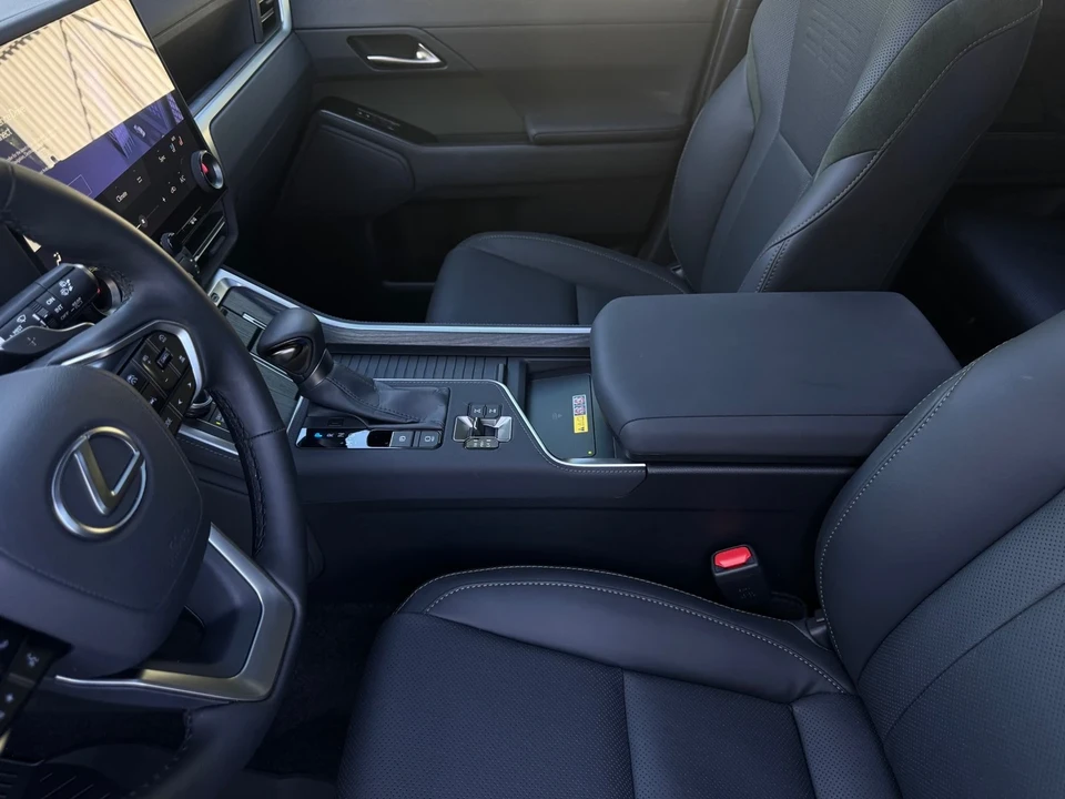 2025 Lexus GX 3rd Gen - Image 10 of 12