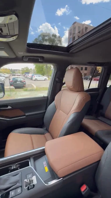 2025 Lexus GX 3rd Gen - Image 8 of 11