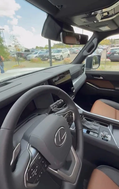 2025 Lexus GX 3rd Gen - Image 7 of 11