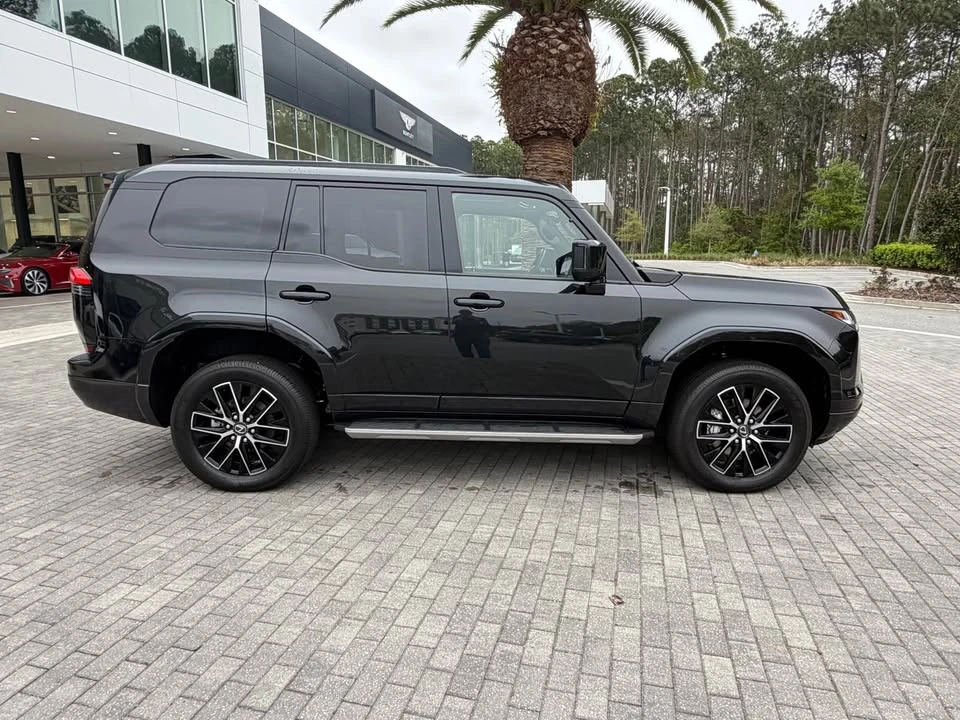 2025 Lexus GX 3rd Gen - Image 6 of 8