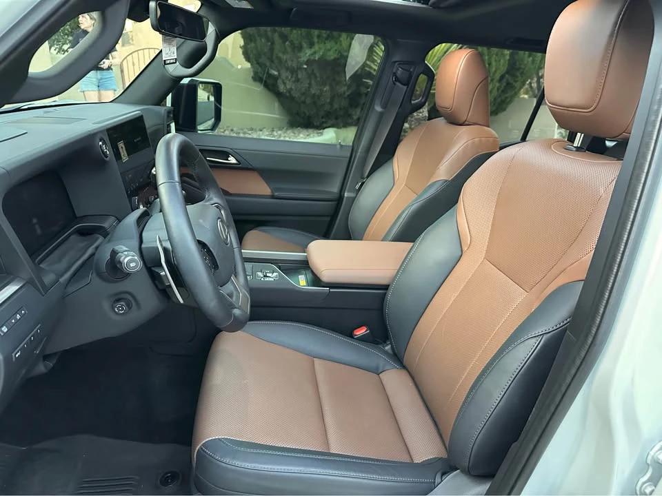 2025 Lexus GX 3rd Gen - Image 18 of 20