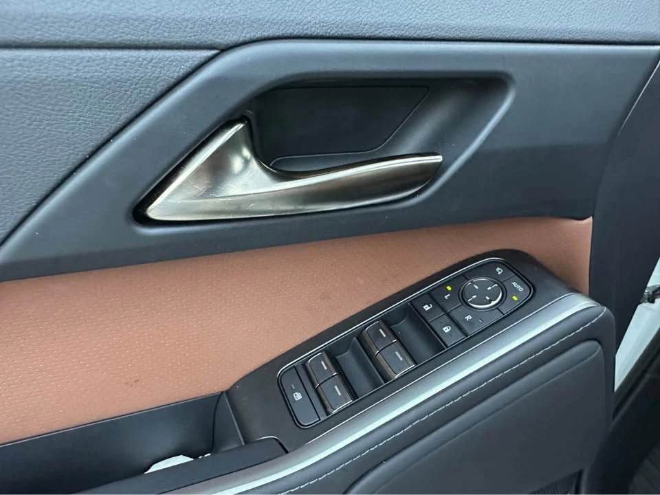 2025 Lexus GX 3rd Gen - Image 11 of 20