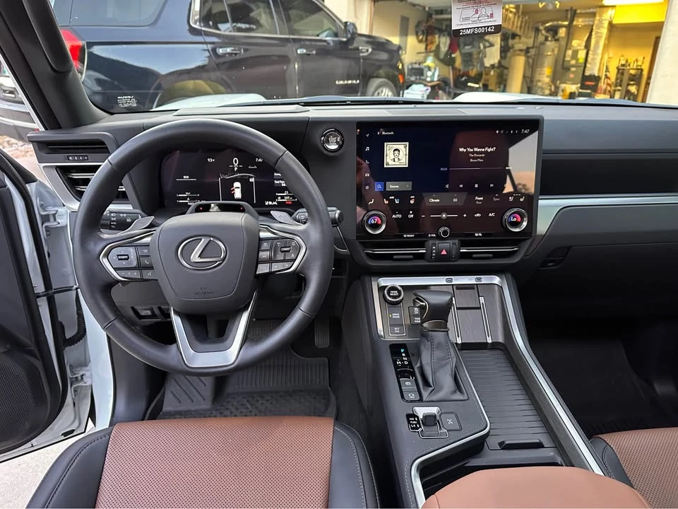 2025 Lexus GX 3rd Gen - Image 10 of 20