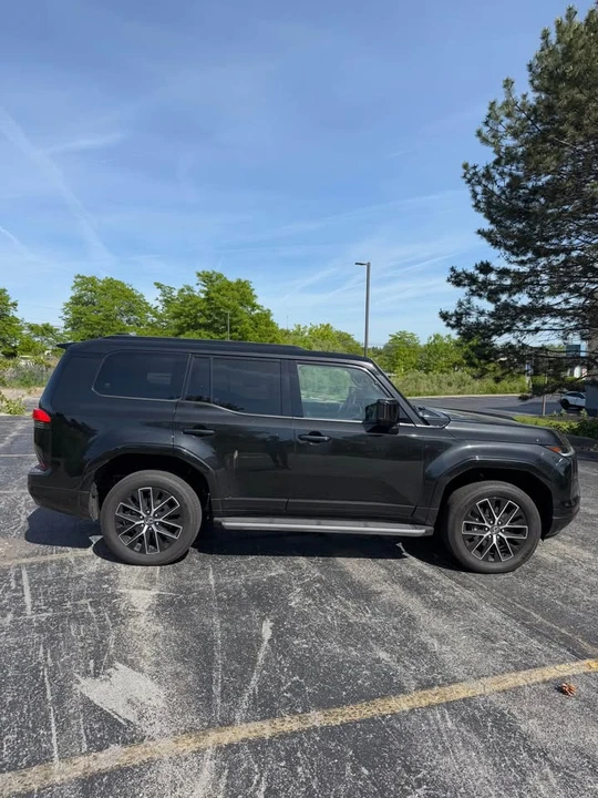 2025 Lexus GX 3rd Gen - Image 4 of 12