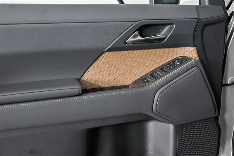 2025 Lexus GX 3rd Gen - Image 18 of 21