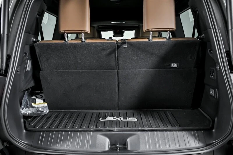 2025 Lexus GX 3rd Gen - Image 16 of 21