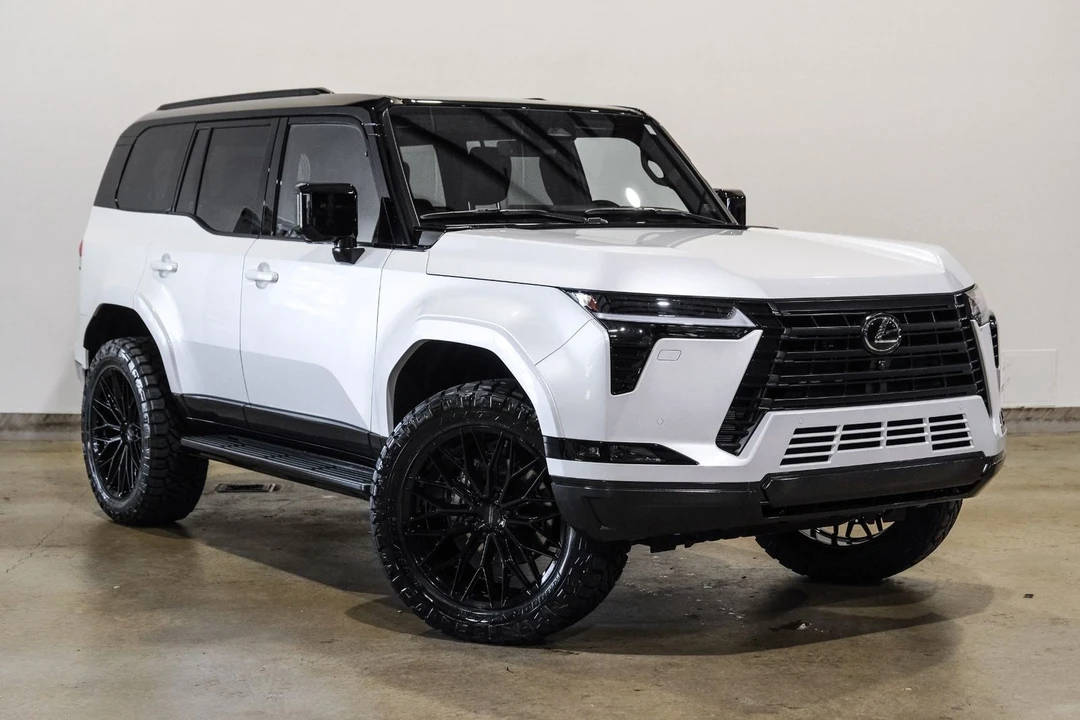 2025 Lexus GX 3rd Gen - Image 4 of 12