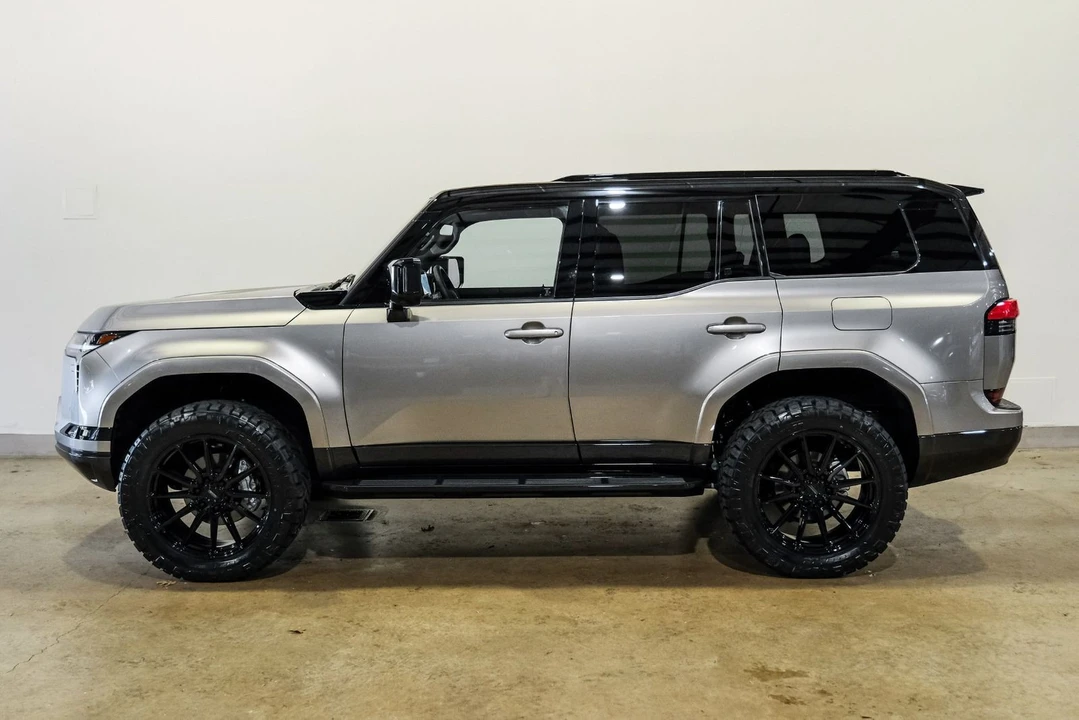 2025 Lexus GX 3rd Gen - Image 6 of 12