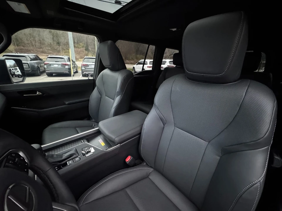 2025 Lexus GX 3rd Gen - Image 11 of 12