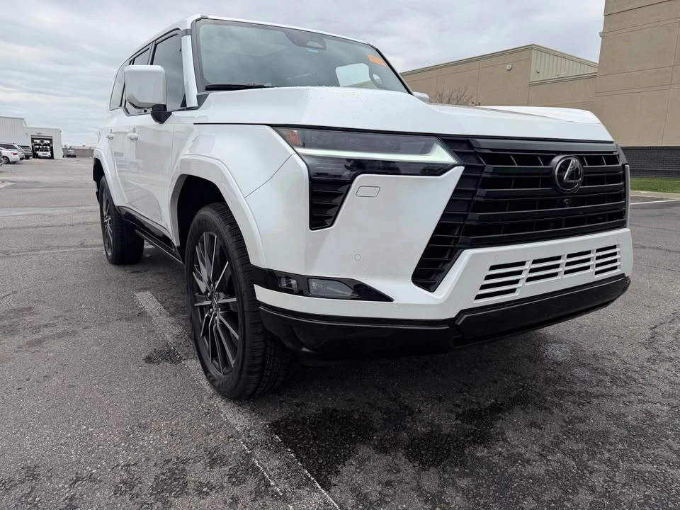 2025 Lexus GX 3rd Gen - Image 5 of 21