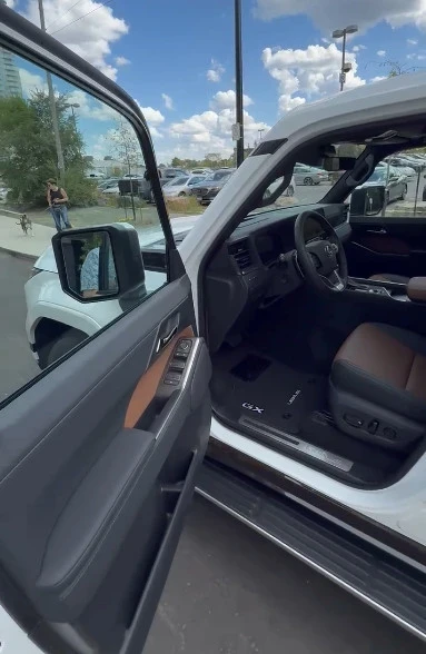 2025 Lexus GX 3rd Gen - Image 4 of 11