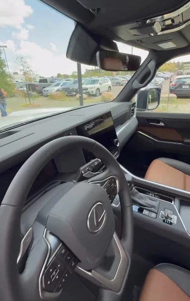 2025 Lexus GX 3rd Gen - Image 5 of 11