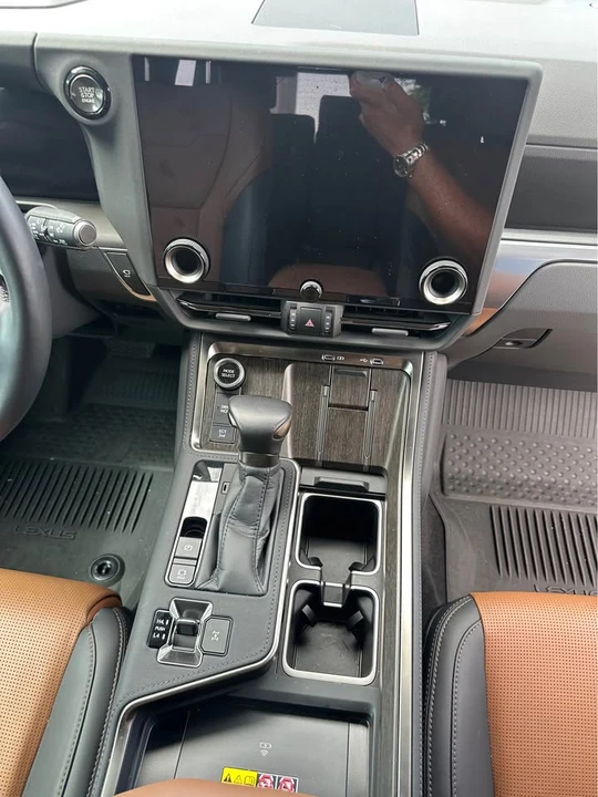 2025 Lexus GX 3rd Gen - Image 18 of 20