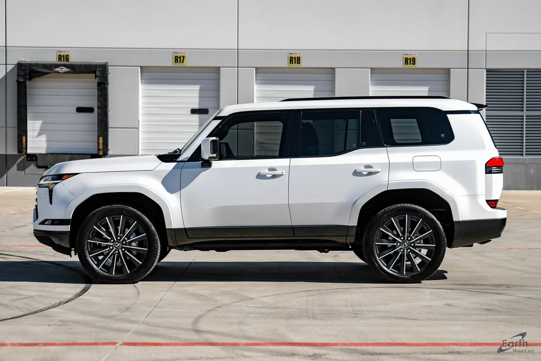2025 Lexus GX 2nd Gen - Image 5 of 12